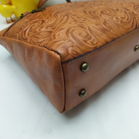 Patricia Nash Poppy Tote Florence Brown Tan Tooled Leather Zipper Tote Bag - Picture 6 of 16